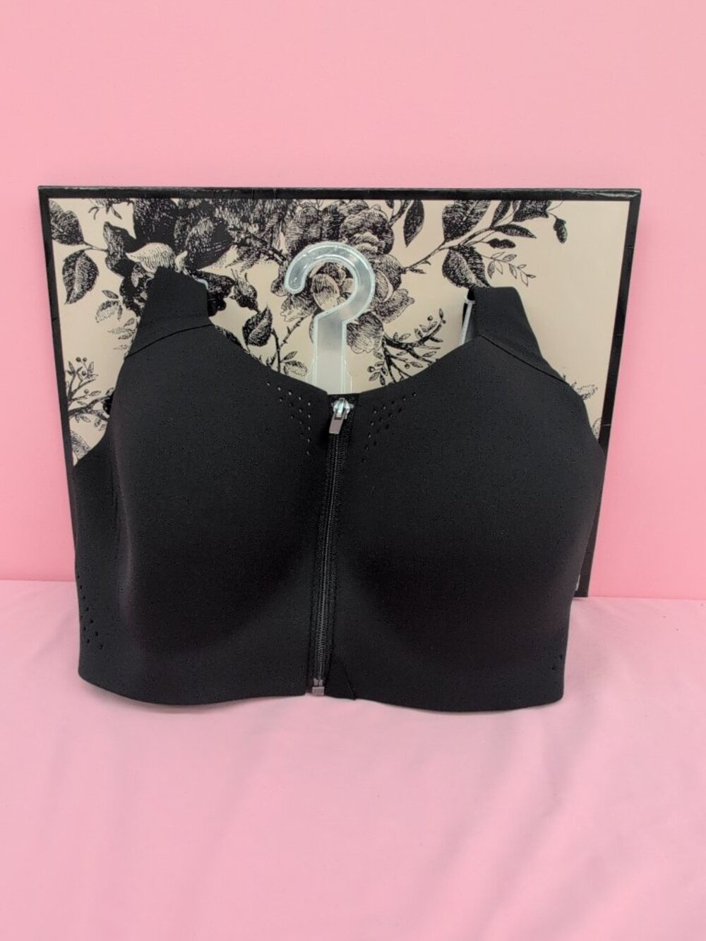 Victoria Secret VSX Featherweight Max Front Close Sports Bra 34DD Black
